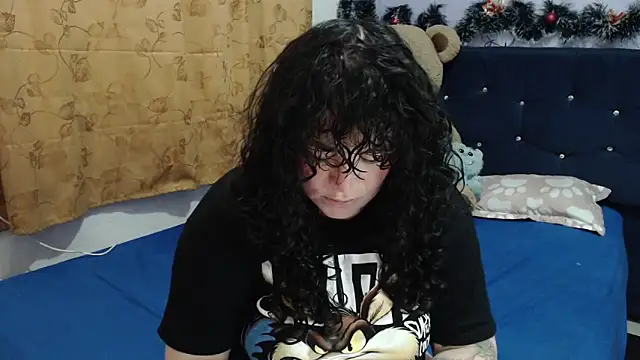 ANGELIQUE KLANE online show from 01/07/26, 01:43