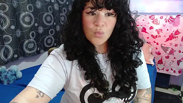 ANGELIQUE KLANE online show from 02/15/26, 04:17