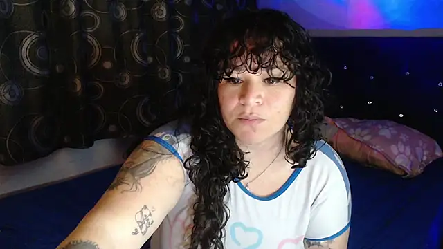 ANGELIQUE KLANE online show from 02/25/26, 05:02