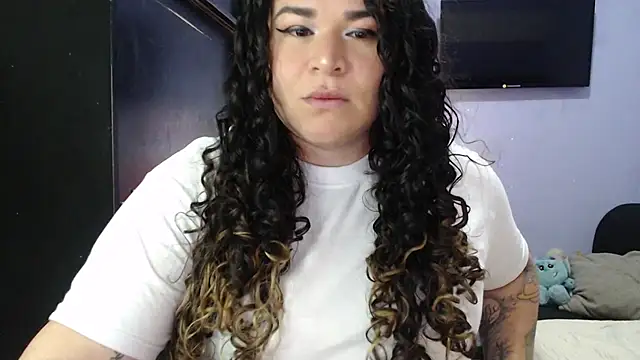 Snapshot of ANGELIQUE_KLANE chatting on 03/01/25, 04:26 ANGELIQUE KLANE online show from 03/01/25, 04:26