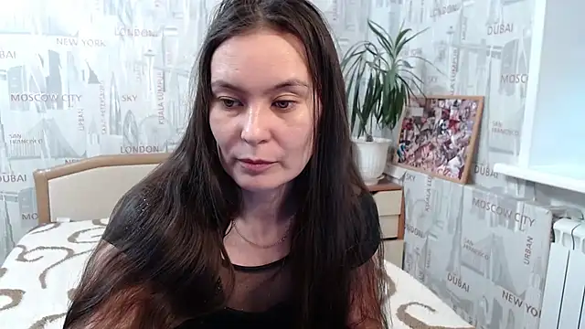 Snapshot of GinaQSoul chatting on 12/01/25, 10:38 GinaQSoul online show from 12/01/25, 10:38