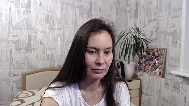 Snapshot of GinaQSoul chatting on 09/10/25, 04:28 GinaQSoul online show from 09/10/25, 04:28