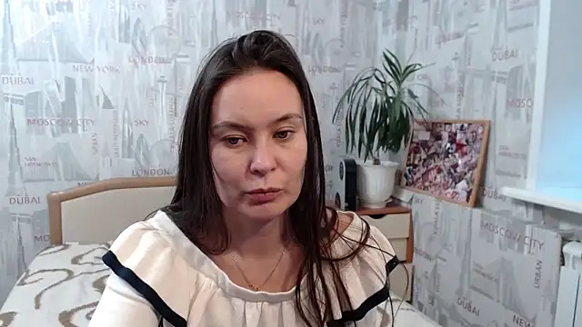 Snapshot of GinaQSoul chatting on 11/13/25, 11:03 GinaQSoul online show from 11/13/25, 11:03