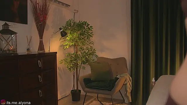 AlyonaX online show from 03/27/26, 08:21