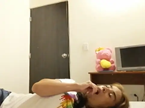 mari657 online show from 02/04/25, 07:33