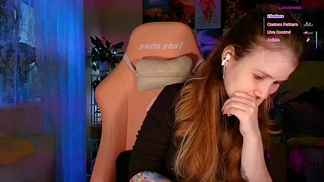 Snapshot of GoodWitch_ chatting on 02/14/26, 07:52 GoodWitch online show from 02/14/26, 07:52