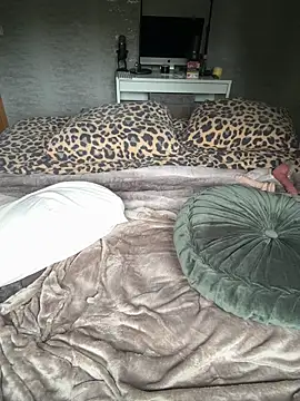 Carmen Monroe online show from 10/31/25, 09:17