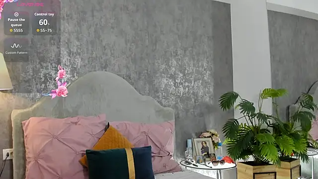 LisaCroft online show from 05/11/26, 07:21