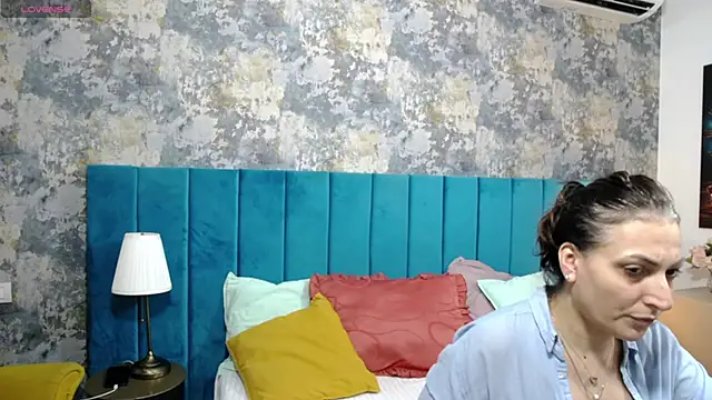 LisaCroft online show from 11/26/25, 07:52