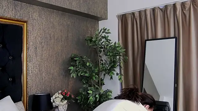 LisaCroft online show from 03/21/25, 06:05