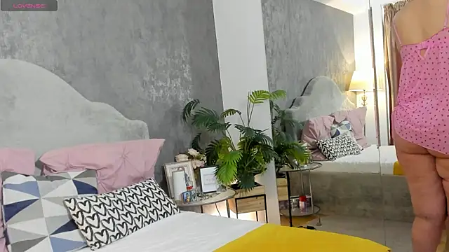 LisaCroft online show from 03/25/26, 06:57