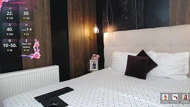 Snapshot of LisaCroft chatting on 06/15/26, 09:53 LisaCroft online show from 06/15/26, 09:53