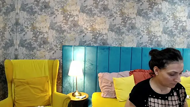 LisaCroft online show from 10/12/25, 10:05