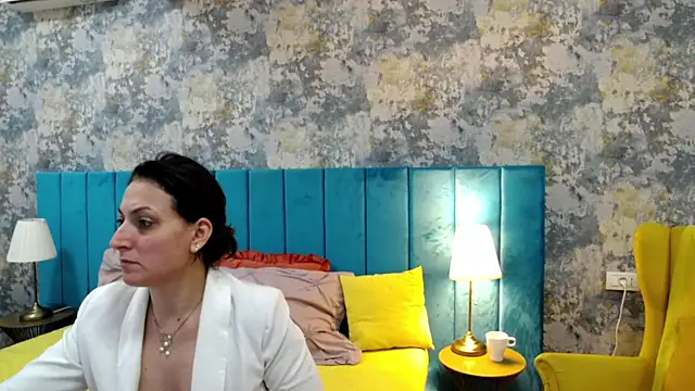 LisaCroft online show from 10/03/25, 10:17