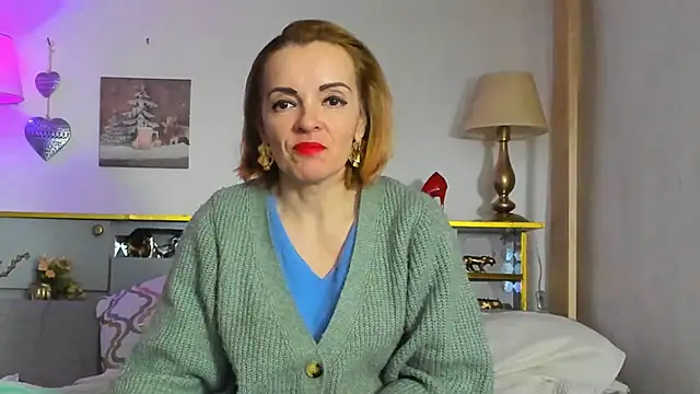 Snapshot of KateConner chatting on 02/25/25, 06:33 KateConner online show from 02/25/25, 06:33