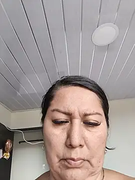 Snapshot of Brenda_Berck_ chatting on 05/18/26, 07:51 Brenda Berck online show from 05/18/26, 07:51