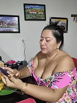 Brenda Berck  online show from 06/12/26, 03:04
