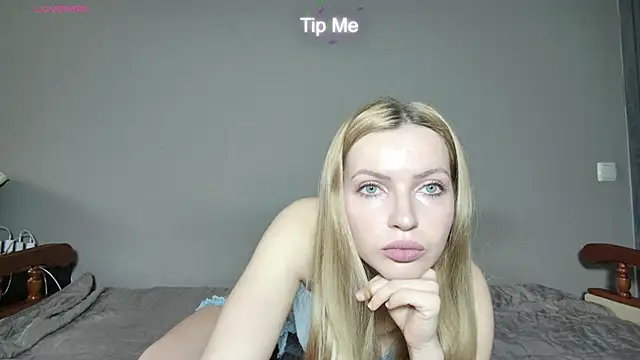 JuiliOnesunray online show from 01/09/26, 07:04