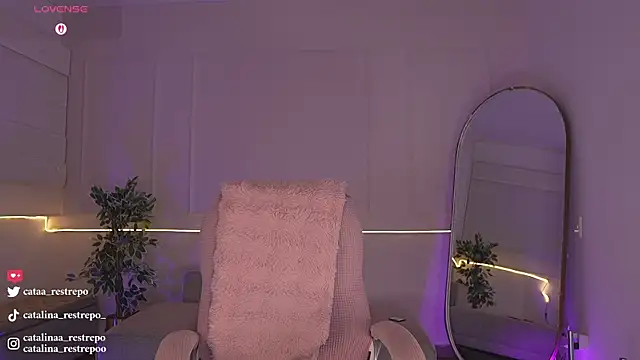 CATALINA RESTREPO online show from 12/14/25, 01:12