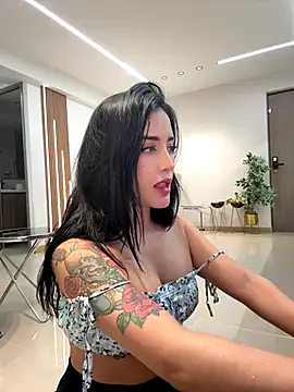 CATALINA RESTREPO online show from 10/06/25, 01:18