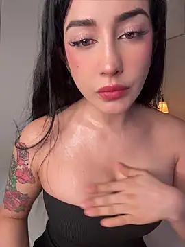 Snapshot of CATALINA_RESTREPO chatting on 04/10/26, 01:12 CATALINA RESTREPO online show from 04/10/26, 01:12