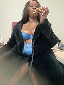 Snapshot of Bootyliciouse21X chatting on 07/18/26, 05:38 Bootyliciouse21X online show from 07/18/26, 05:38