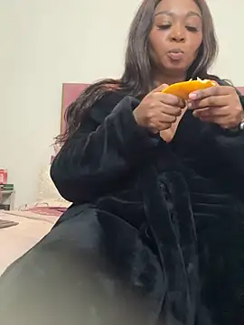 Bootyliciouse21X online show from 06/04/26, 12:32
