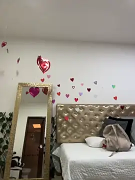 Fancyxlove online show from 04/22/26, 12:23