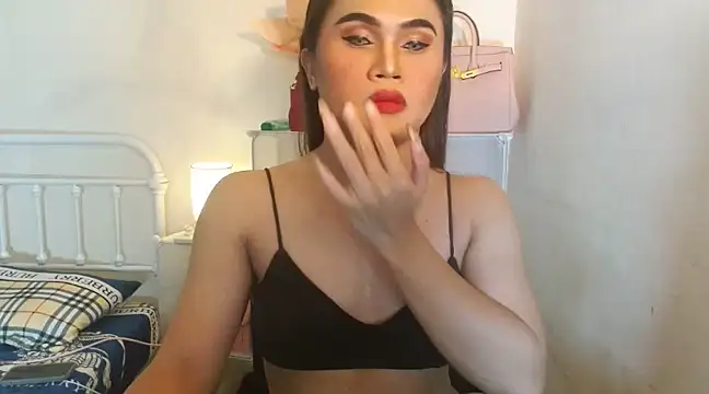 Snapshot of JustineBIGCUM chatting on 03/04/25, 10:24 JustineBIGCUM online show from 03/04/25, 10:24
