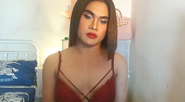 Snapshot of JustineBIGCUM chatting on 02/25/25, 01:43 JustineBIGCUM online show from 02/25/25, 01:43