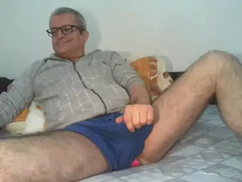 greeneyeshot12 online show from 12/19/25, 10:23