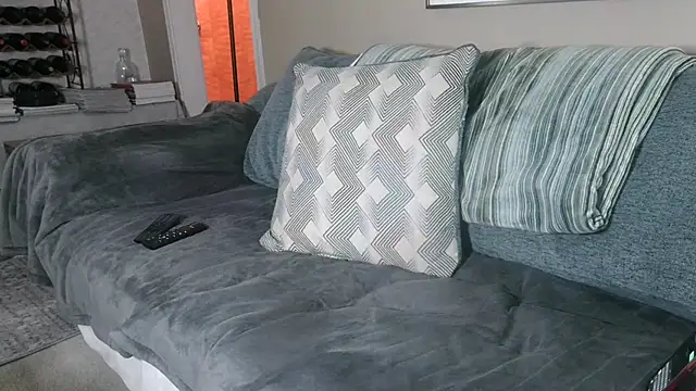 Snapshot of tscharlotte chatting on 10/28/25, 02:01 tscharlotte online show from 10/28/25, 02:01