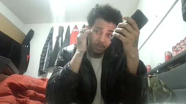 Snapshot of bigdickjojo69 chatting on 03/24/26, 12:32 bigdickjojo69 online show from 03/24/26, 12:32