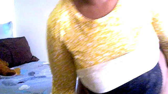 Snapshot of LadyLillyX chatting on 09/15/25, 09:43 LadyLillyX online show from 09/15/25, 09:43