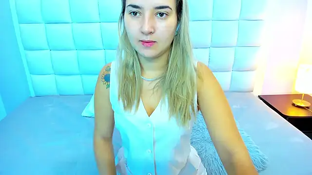 teresasroom  online show from 11/22/25, 01:10