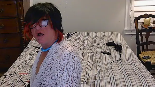 HelloKittyLapDog online show from 02/11/26, 08:58