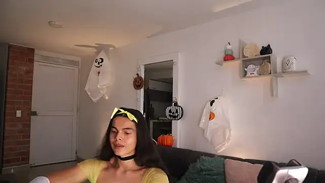  Vahos  online show from 10/26/25, 04:51