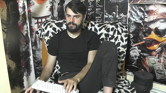 Snapshot of 00george chatting on 05/26/26, 11:41 00george online show from 05/26/26, 11:41