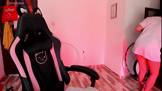 adrena 10 online show from 04/18/26, 02:30