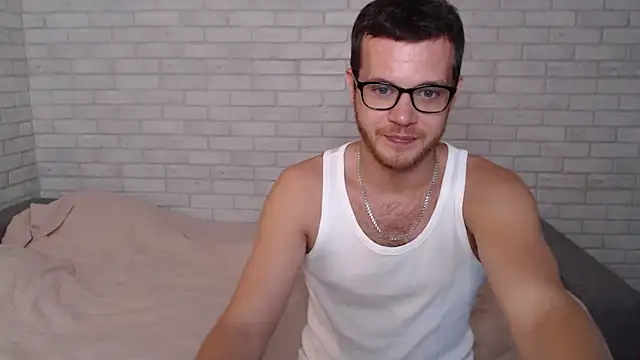 Snapshot of Alexxx_horny chatting on 09/19/25, 02:32 Alexxx horny online show from 09/19/25, 02:32