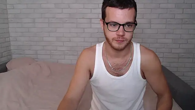 Snapshot of Alexxx_horny chatting on 09/18/25, 07:44 Alexxx horny online show from 09/18/25, 07:44
