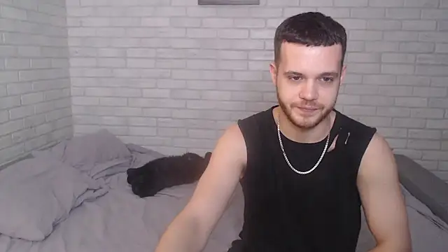 Snapshot of Alexxx_horny chatting on 02/10/25, 01:44 Alexxx horny online show from 02/10/25, 01:44