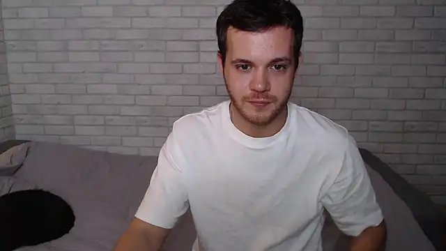 Snapshot of Alexxx_horny chatting on 10/12/25, 04:41 Alexxx horny online show from 10/12/25, 04:41