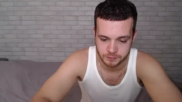 Snapshot of Alexxx_horny chatting on 11/14/25, 02:43 Alexxx horny online show from 11/14/25, 02:43