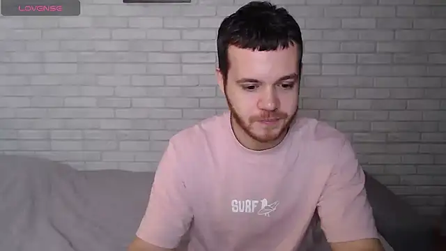 Snapshot of Alexxx_horny chatting on 11/28/25, 04:01 Alexxx horny online show from 11/28/25, 04:01