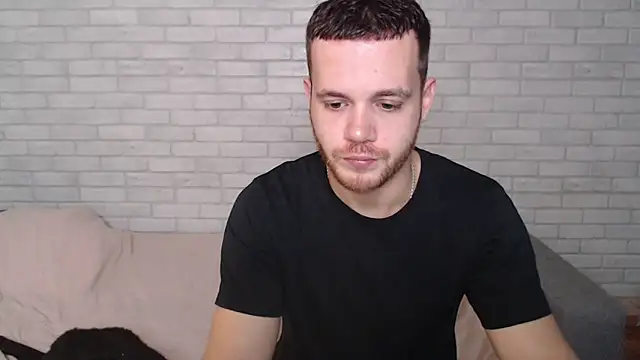 Snapshot of Alexxx_horny chatting on 10/25/25, 08:02 Alexxx horny online show from 10/25/25, 08:02