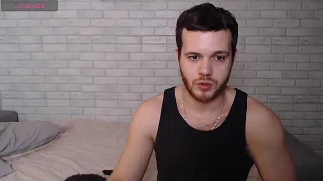 Snapshot of Alexxx_horny chatting on 12/15/25, 06:14 Alexxx horny online show from 12/15/25, 06:14