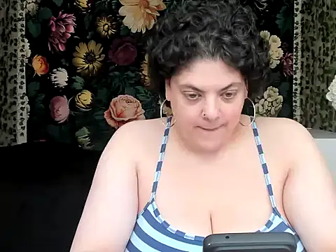 Exotic-Melons online show from 10/24/25, 04:50