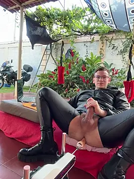 Snapshot of simon_and_david chatting on 10/27/25, 07:59 simon and david online show from 10/27/25, 07:59