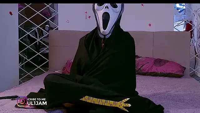 Snapshot of juli_jam chatting on 10/31/25, 09:00 juli jam online show from 10/31/25, 09:00